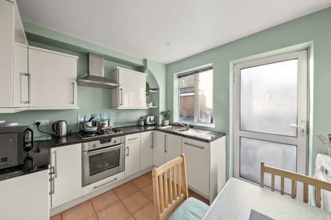 3 bedroom apartment for sale, Campbell Court, Hanwell, W7