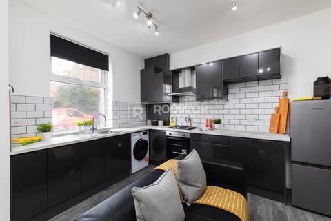 1 bedroom in a house share to rent, Autumn Place, Leeds LS6