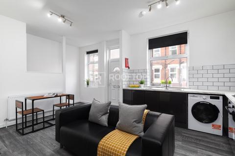 1 bedroom in a house share to rent, Autumn Place, Leeds LS6