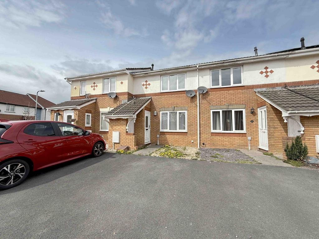 2 Bedroom Modern Terraced for Rent