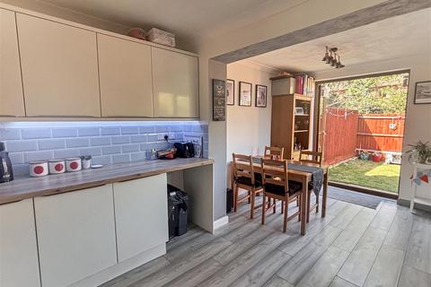 2 bedroom terraced house for sale, Loxley Close, Wellesbourne