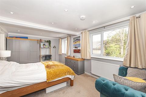 3 Burnside, Edenfield, Bury, BL0 0LW