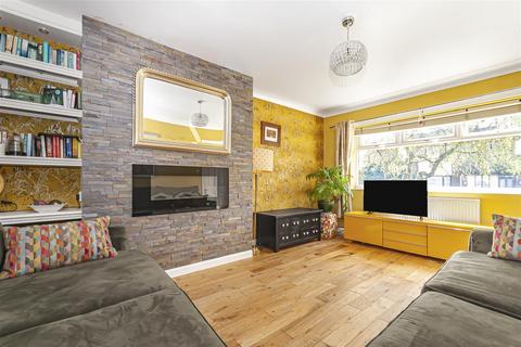 3 Burnside, Edenfield, Bury, BL0 0LW