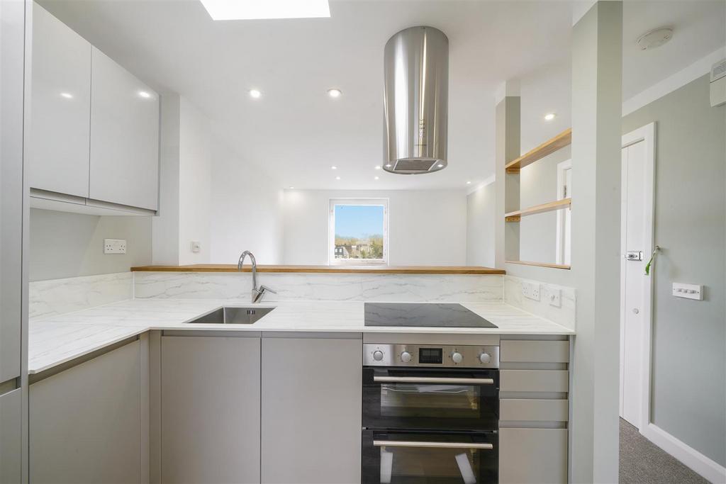 Flat 1, 20 Greyhound Road - b FFF8 Hb Tay Knok Pc Wi De.j