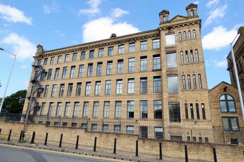 2 bedroom flat to rent, Salts Mill Road, West Yorkshire BD17