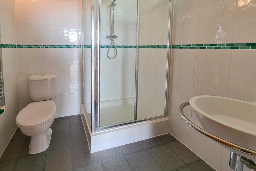 En suite shower room