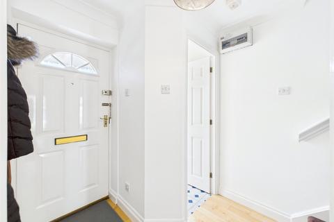 9 Treguddock Drive, Wadebridge, PL27 6BQ