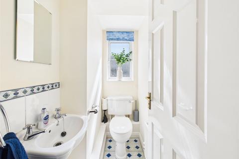 9 Treguddock Drive, Wadebridge, PL27 6BQ