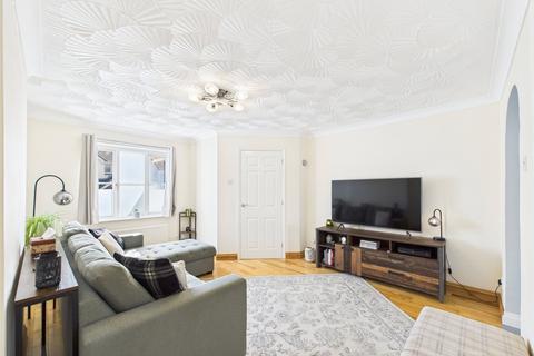 9 Treguddock Drive, Wadebridge, PL27 6BQ