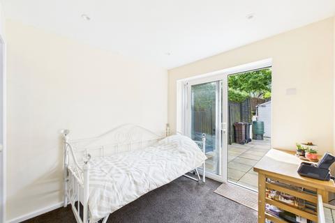 9 Treguddock Drive, Wadebridge, PL27 6BQ