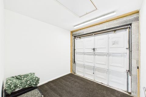 9 Treguddock Drive, Wadebridge, PL27 6BQ