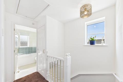 9 Treguddock Drive, Wadebridge, PL27 6BQ