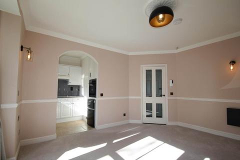 1 bedroom retirement property for sale, Cambridge Road, Southend On Sea