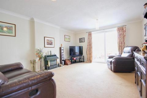 2 bedroom detached bungalow for sale, Rolston Road, Hornsea