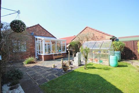 2 bedroom detached bungalow for sale, Rolston Road, Hornsea