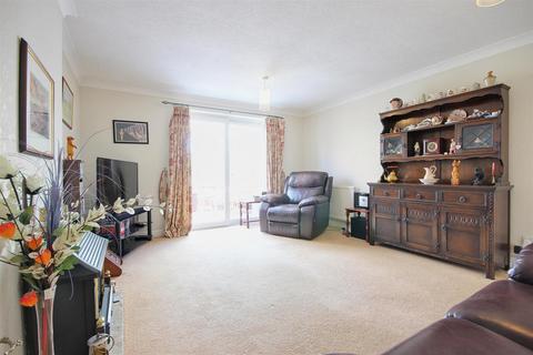 2 bedroom detached bungalow for sale, Rolston Road, Hornsea