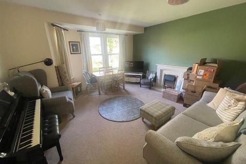 2 bedroom apartment to rent, Lismore Road, Buxton