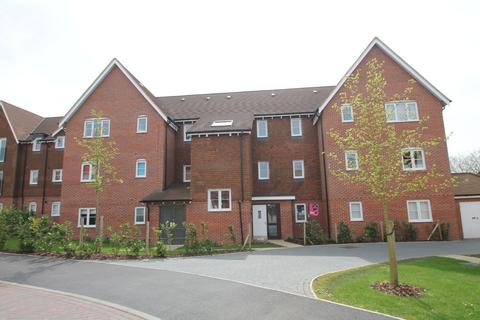 2 bedroom apartment to rent, Outfield Crescent, Wokingham RG40
