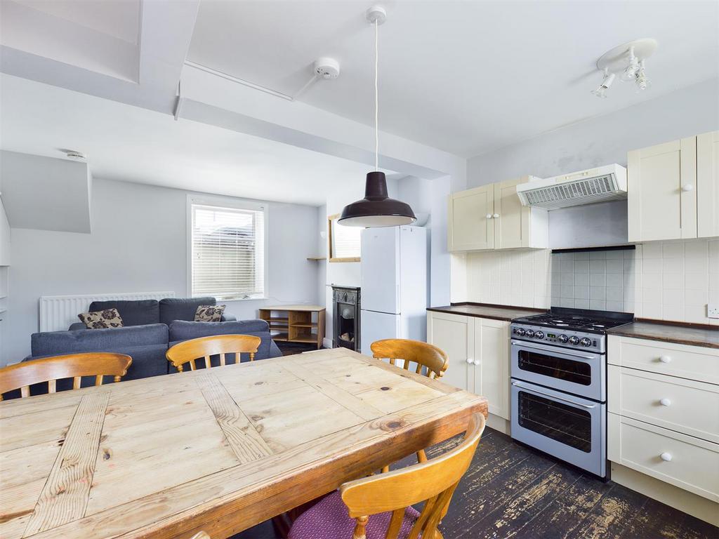 CAM00159 P1-PR0094-STILL05.jpg