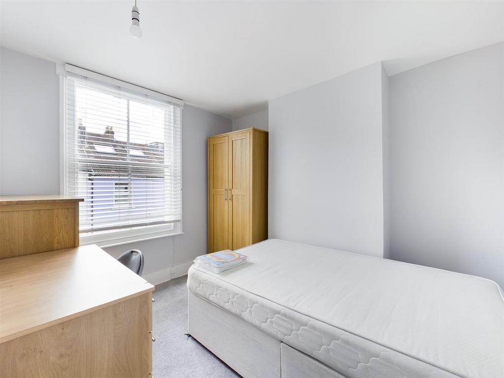 CAM00159 P1-PR0094-STILL08.jpg