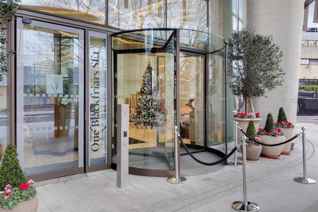 0 Exterior-2 (Med...