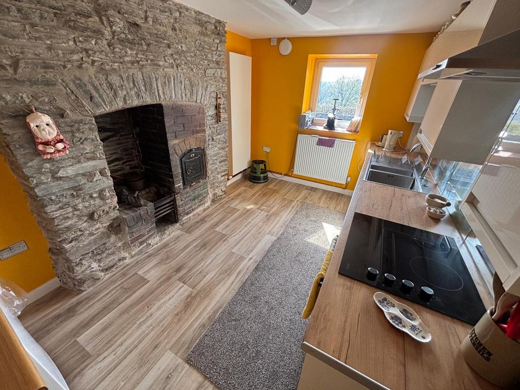 Kitchen (second image)