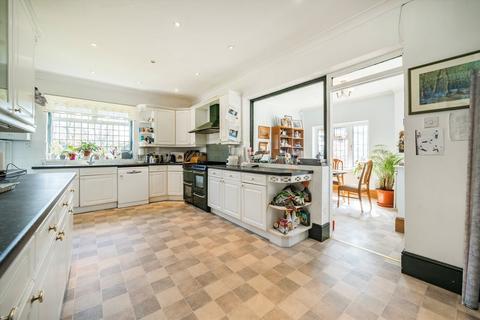 undefined, Staines Road East, Sunbury-On-Thames TW16