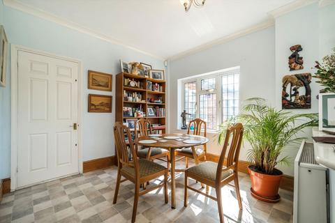 undefined, Staines Road East, Sunbury-On-Thames TW16