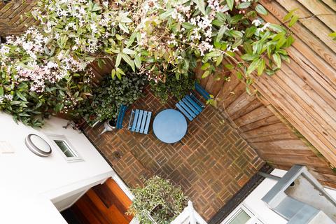 3 bedroom maisonette for sale, Mansfield Road, London NW3