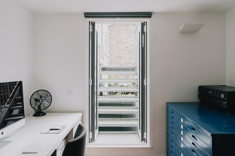 3 bedroom maisonette for sale, Mansfield Road, London NW3