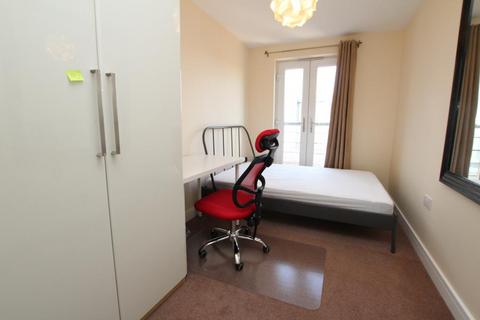 6 bedroom terraced house to rent, Home Leas Close, Bristol BS16