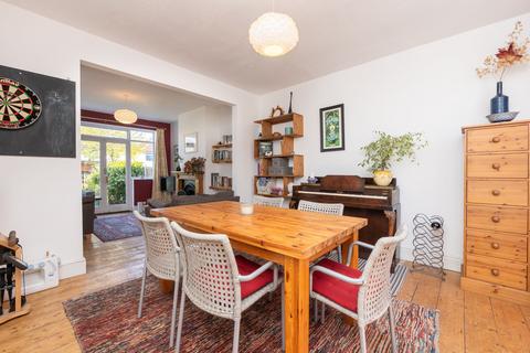 5 Bedford Crescent, Bristol, BS7 9PP