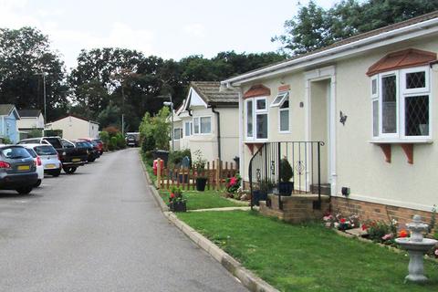 2 bedroom park home for sale, Borehamwood, Hertfordshire, WD6