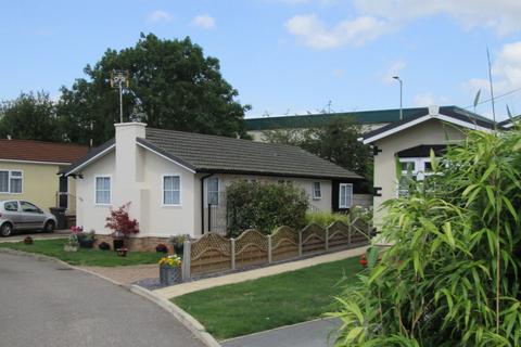 2 bedroom park home for sale, Borehamwood, Hertfordshire, WD6