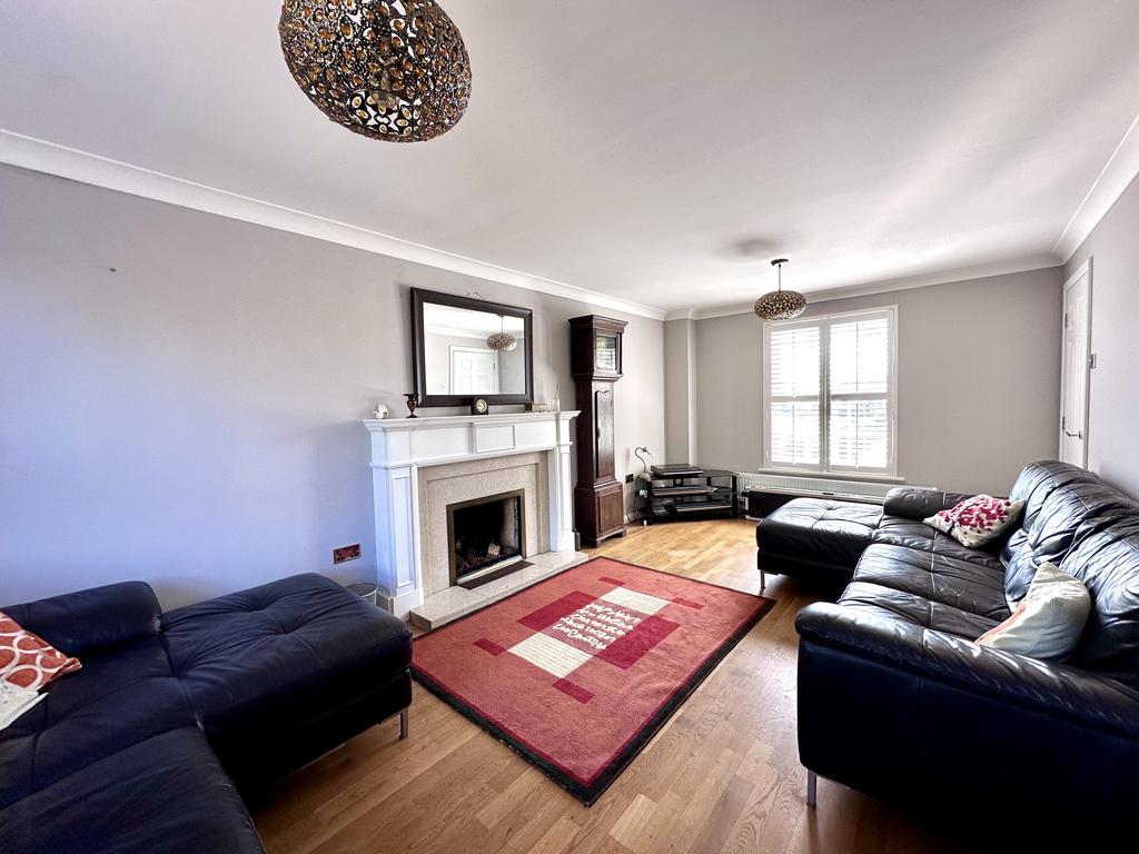 Sitting room 2.JPG