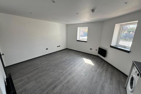 1 bedroom apartment to rent, Apartment 6, Sterling House, Oaks Drive, Wolverhampton, WV3 9FA