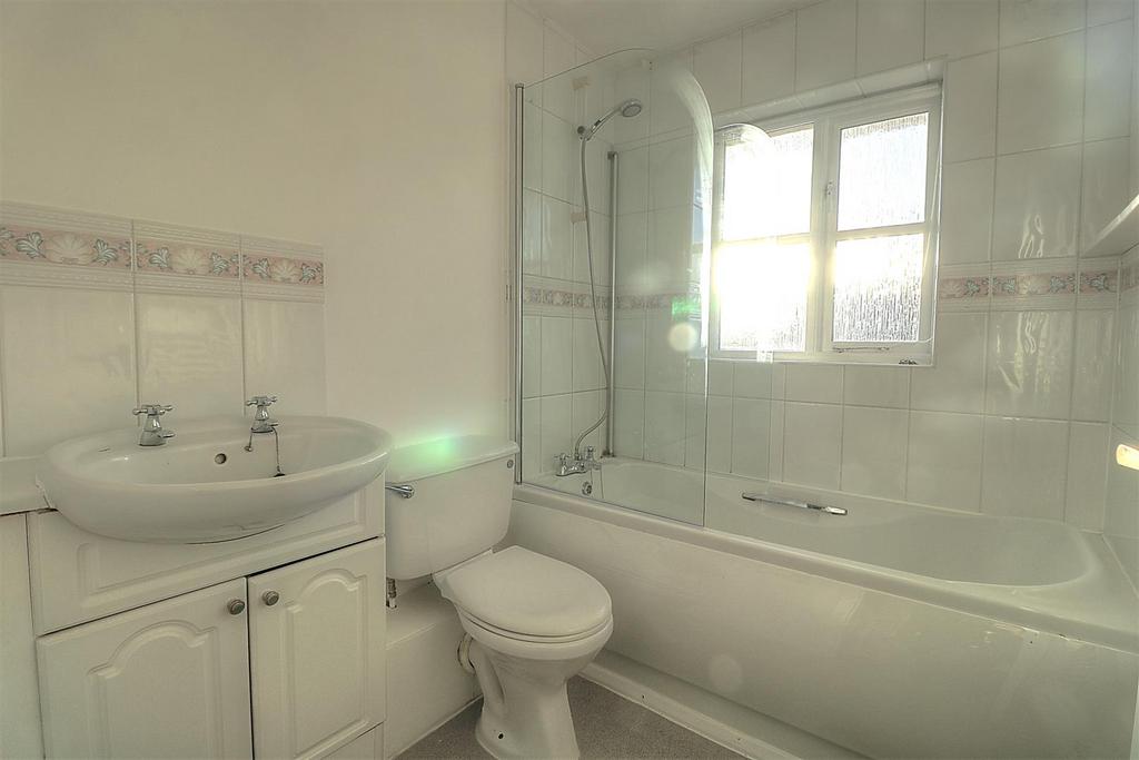 Honeysuckle Way 12 Bath.jpg
