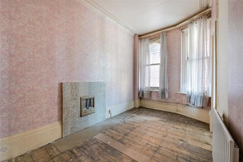 1 bedroom flat for sale, Gray's Inn Road, Holborn, WC1X