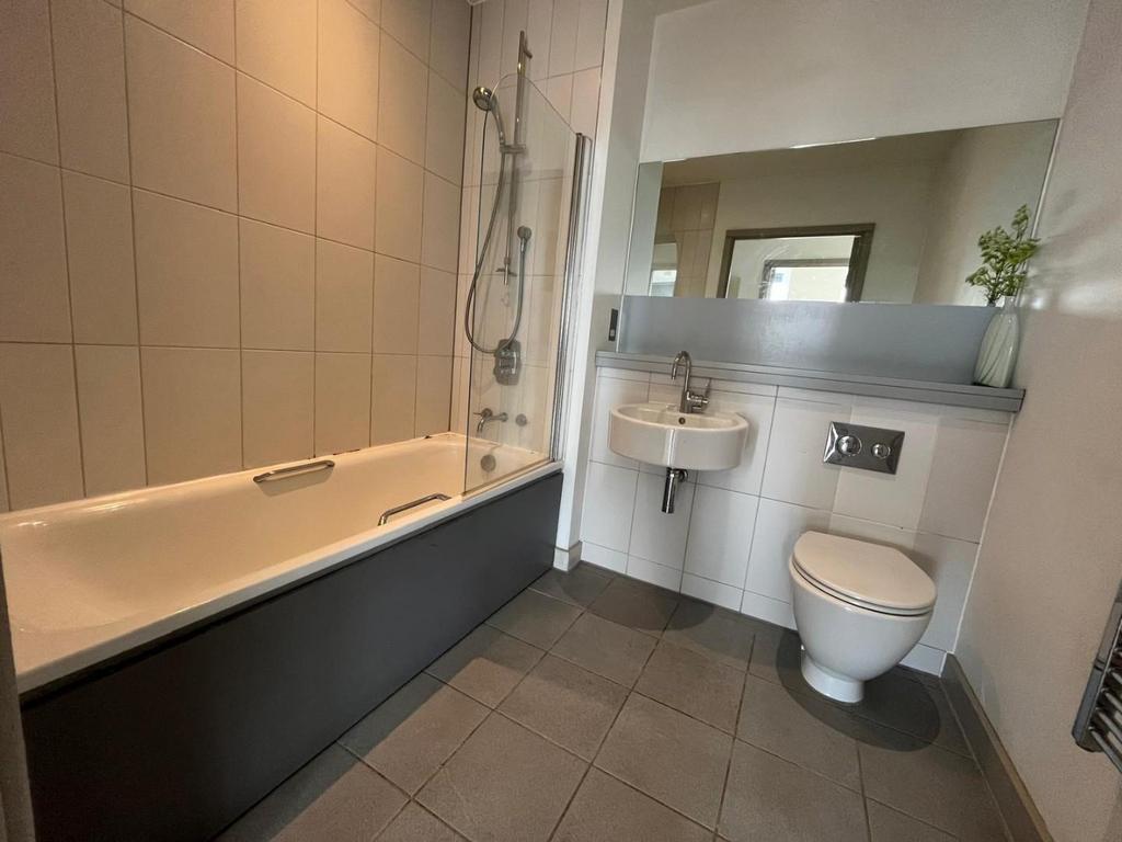 Main bathroom