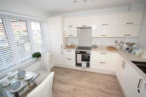 3 bedroom end of terrace house to rent, Greenhouse Gardens,Cullompton,Devon,