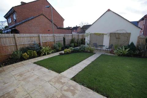 3 bedroom end of terrace house to rent, Greenhouse Gardens,Cullompton,Devon,