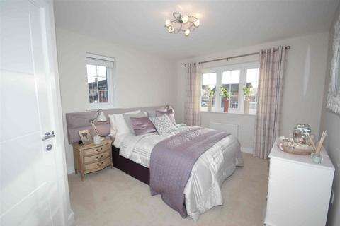 3 bedroom end of terrace house to rent, Greenhouse Gardens,Cullompton,Devon,