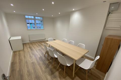 undefined, High Road, Beeston, NG9 2LE