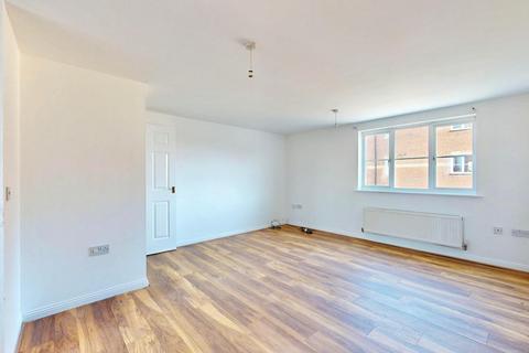 2 bedroom flat for sale, Westfield Gardens, Chadwell Heath, RM6