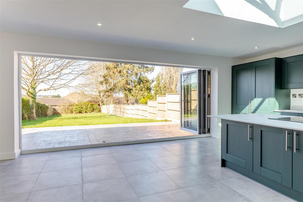 Kitchen bi folds