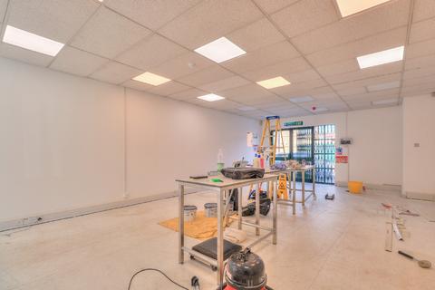 Warehouse to rent, Central Business Centre, Iron Bridge Close, North West London