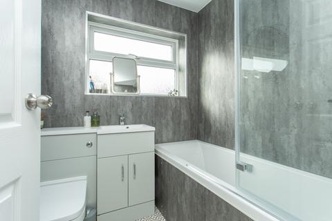 1 Hawthorne Close, Eythorne, Dover, CT15 4BX