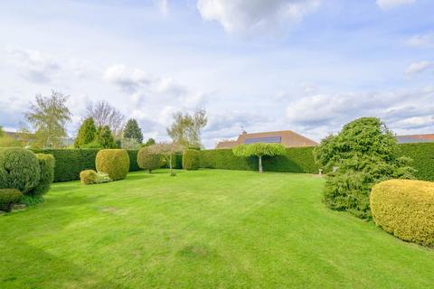Glen Royle High Road, Barrowby, Grantham, NG32 1BN