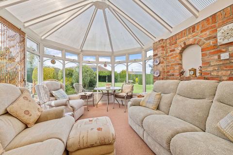 Glen Royle High Road, Barrowby, Grantham, NG32 1BN