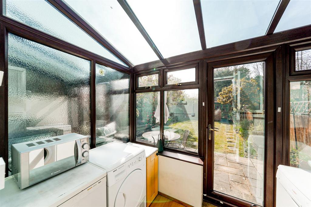 76 Roberts Road-10.jpg